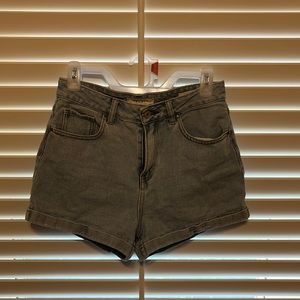PacSun Mom  shorts size 27 blue pockets in front and back